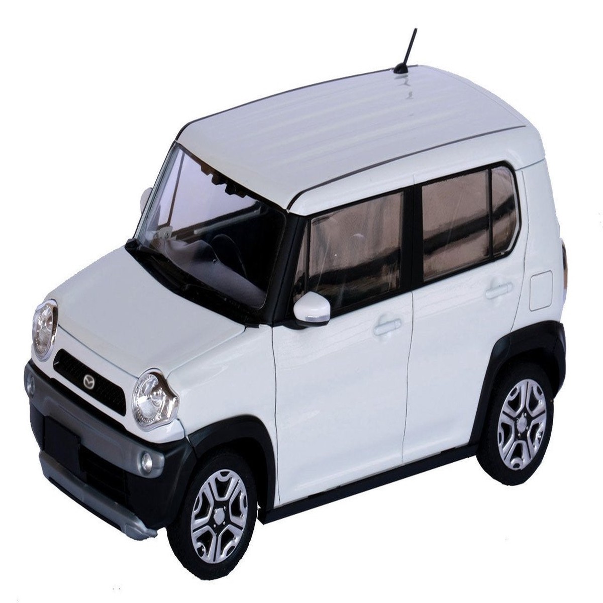 Fujimi 066035 1/24 Mazda Flair Crossover Pure White Pearl