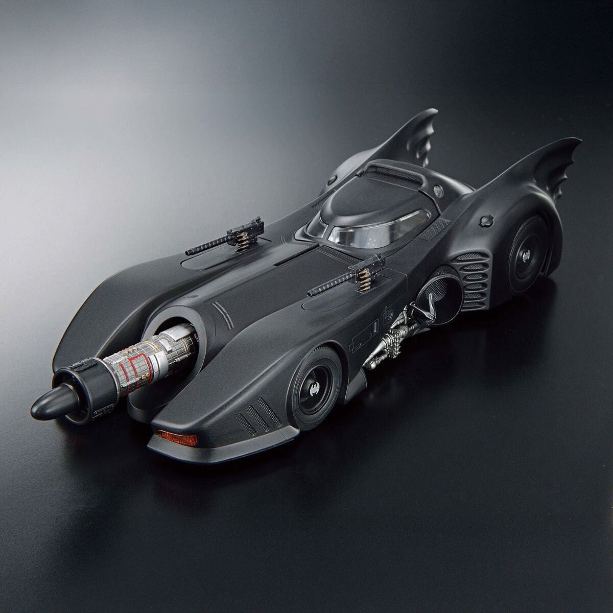 Bandai 1:35 Scale Model Kit Batmobile (Batman Version) – MK62185